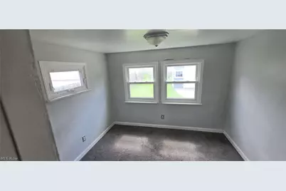 12304 Tonsing Drive, Garfield Heights, OH 44125 - Photo 5
