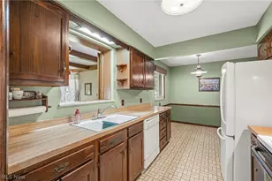 5108 Evergreen Dr, North Olmsted, OH 44070 - Photo 11