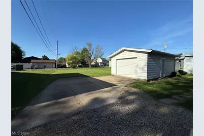 1127 Schell Avenue NW, New Philadelphia, OH 44663 - Photo 3