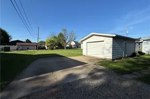 1127 Schell Ave NW, New Philadelphia, OH 44663 - Photo 3