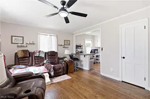 419 E 326th St, Willowick, OH 44095 - Photo 7