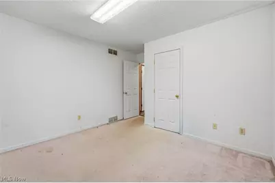 1178 Logan Woods Drive, Hubbard, OH 44425 - Photo 19