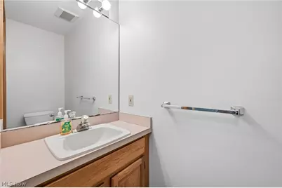 1178 Logan Woods Drive, Hubbard, OH 44425 - Photo 17