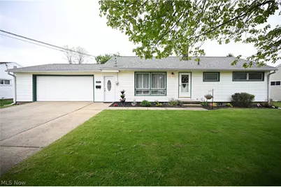 1911 39th Street NE, Canton, OH 44705 - Photo 1
