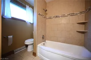 1911 39th St NE, Canton, OH 44705 - Photo 17