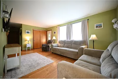 1911 39th Street NE, Canton, OH 44705 - Photo 5
