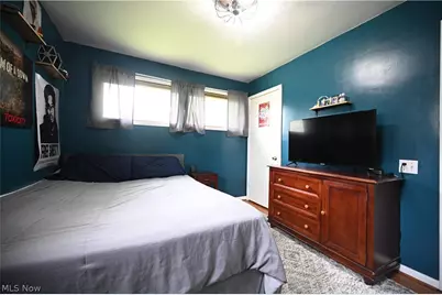 1911 39th Street NE, Canton, OH 44705 - Photo 15