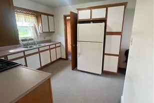 118 1st St, Follansbee, WV 26037 - Photo 11