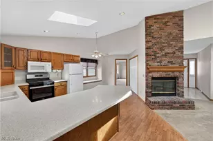 1338 Sharonbrook Dr, Twinsburg, OH 44087 - Photo 7