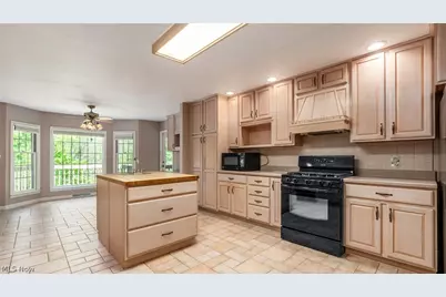 2945 Ash Meadows Boulevard, Zanesville, OH 43701 - Photo 15
