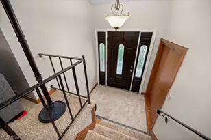 6419 Hollywood Dr, Parma, OH 44129 - Photo 3