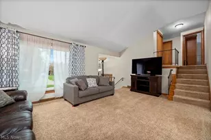 6419 Hollywood Dr, Parma, OH 44129 - Photo 7
