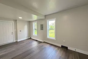 404 5th St NW, New Philadelphia, OH 44663 - Photo 9
