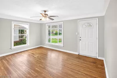 9304 Plymouth Avenue, Garfield Heights, OH 44125 - Photo 3