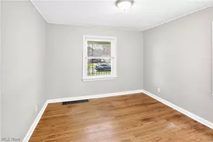 9304 Plymouth Ave, Garfield Heights, OH 44125 - Photo 13