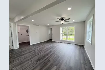 2193 E High Avenue, New Philadelphia, OH 44663 - Photo 9