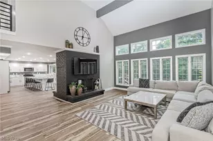 5690 Hartshire Dr, Willoughby, OH 44094 - Photo 5