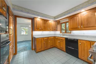 22870 Laramie Dr, Rocky River, OH 44116 - Photo 13