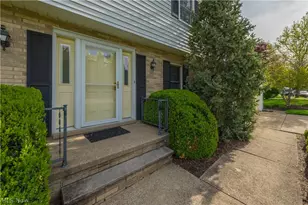 22870 Laramie Dr, Rocky River, OH 44116 - Photo 3