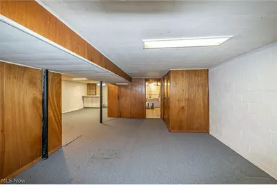9609 Alexander Road, Garfield Heights, OH 44125 - Photo 21