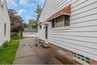 9609 Alexander Road, Garfield Heights, OH 44125 - Photo 3