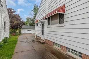 9609 Alexander Rd, Garfield Heights, OH 44125 - Photo 3