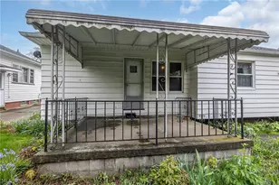 9609 Alexander Rd, Garfield Heights, OH 44125 - Photo 31