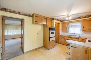9609 Alexander Rd, Garfield Heights, OH 44125 - Photo 9