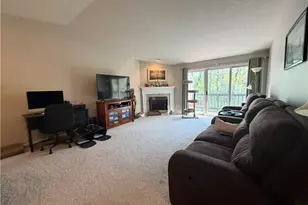 4648 Oak Point Rd, Lorain, OH 44053 - Photo 9