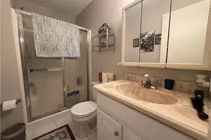4648 Oak Point Rd, Lorain, OH 44053 - Photo 23