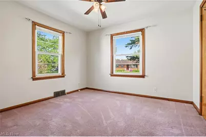 2953 Gibbs Avenue NE, Canton, OH 44714 - Photo 11