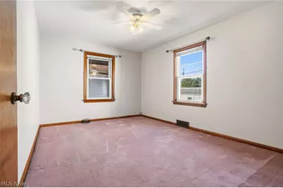 2953 Gibbs Avenue NE, Canton, OH 44714 - Photo 9