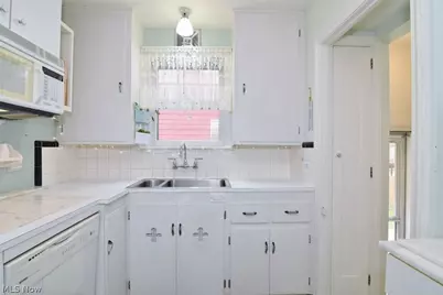 1272 Winston Road, South Euclid, OH 44121 - Photo 11