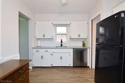 1098 Homestead Road, South Euclid, OH 44121 - Photo 9