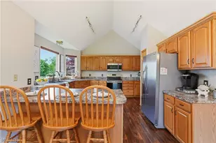 859 Kings Cross Dr, Wadsworth, OH 44281 - Photo 15