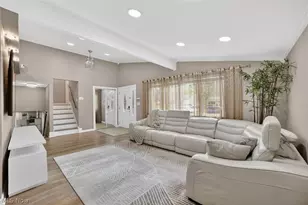 1178 Golden Gate Blvd, Mayfield Heights, OH 44124 - Photo 13