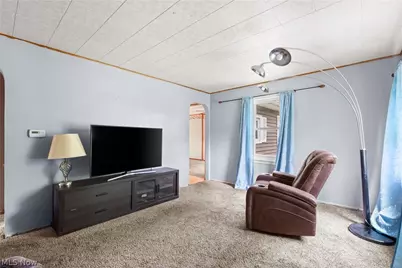 54321 Colerain Pike, Martins Ferry, OH 43935 - Photo 5