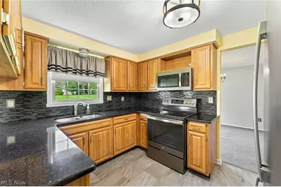 6163 Westington Drive, Canfield, OH 44406 - Photo 9