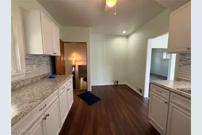 9612 Park Heights Avenue, Garfield Heights, OH 44125 - Photo 11