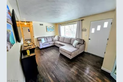 108 Theresa Drive, Weirton, WV 26062 - Photo 3