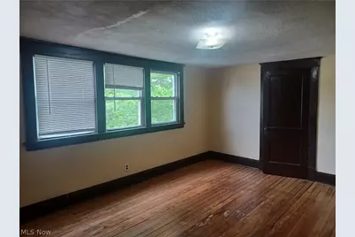 50 N Hazelwood Avenue, Youngstown, OH 44509 - Photo 9