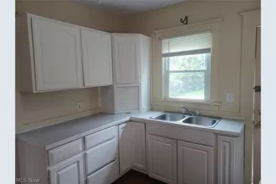 50 N Hazelwood Avenue, Youngstown, OH 44509 - Photo 7