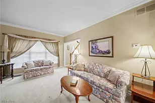 4343 Cobblestone Dr, Akron, OH 44321 - Photo 9