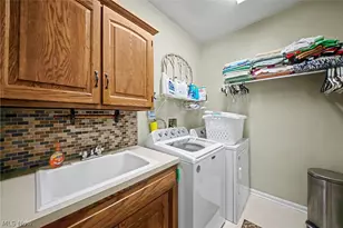4343 Cobblestone Dr, Akron, OH 44321 - Photo 23