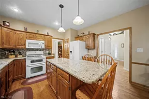 4343 Cobblestone Dr, Akron, OH 44321 - Photo 15