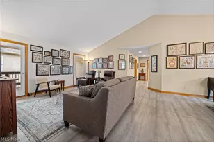 2495 Winesap Dr, Grandview Heights, OH 44147 - Photo 15