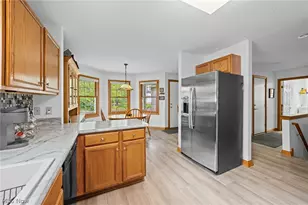 2495 Winesap Dr, Grandview Heights, OH 44147 - Photo 9