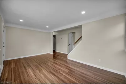 5234 Henry Street, Maple Heights, OH 44137 - Photo 9