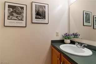 668 Oakcrest Dr, Wadsworth, OH 44281 - Photo 15