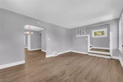 19409 Raymond Street, Maple Heights, OH 44137 - Photo 5